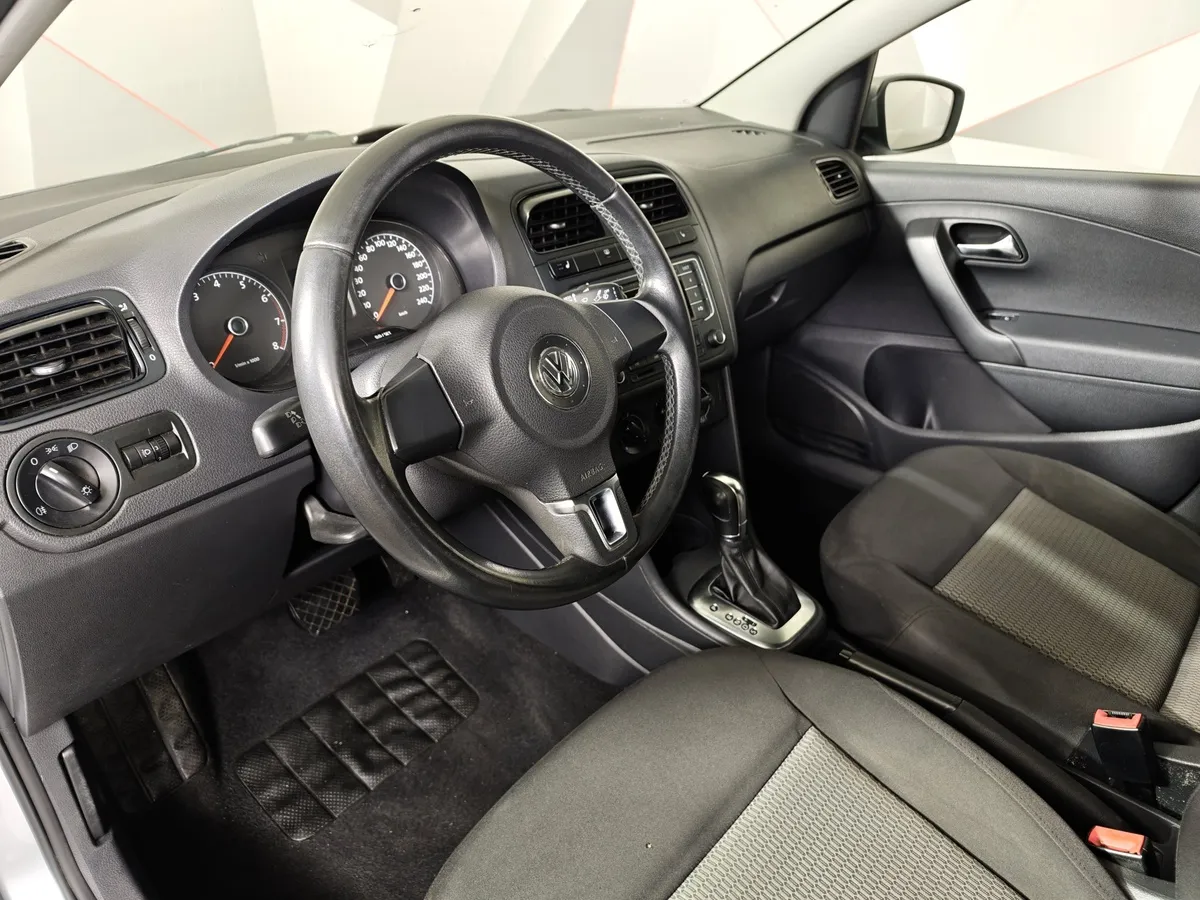 Volkswagen Polo 1.6 Tiptronic (105 л.с.) Comfortline Серебристый в АВИЛОН. Слайд №18