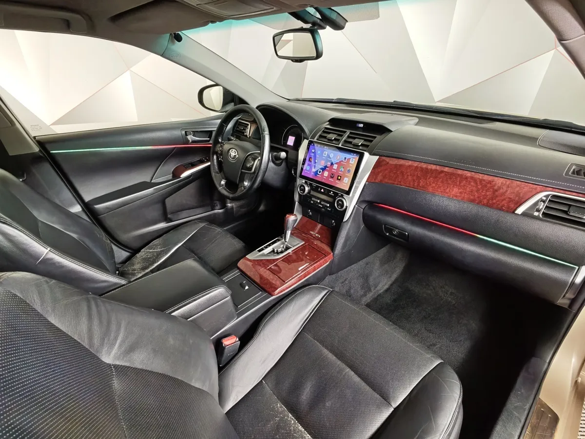 Toyota Camry 2.5 AT (181 л.с.) Бежевый в АВИЛОН. Слайд №11