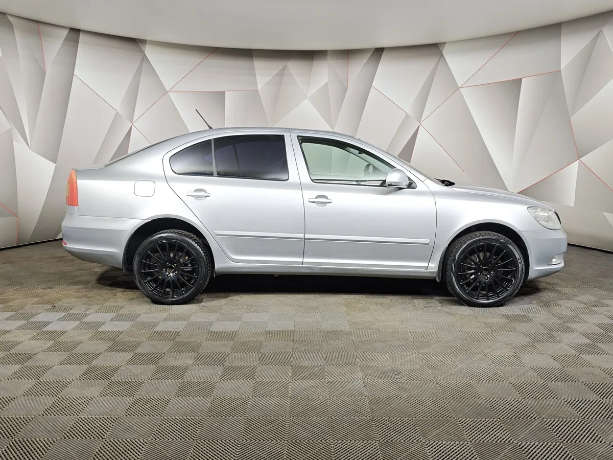Skoda Octavia 1.8 TSI AT (152 л.с.) Серебристый в АВИЛОН. Слайд №6