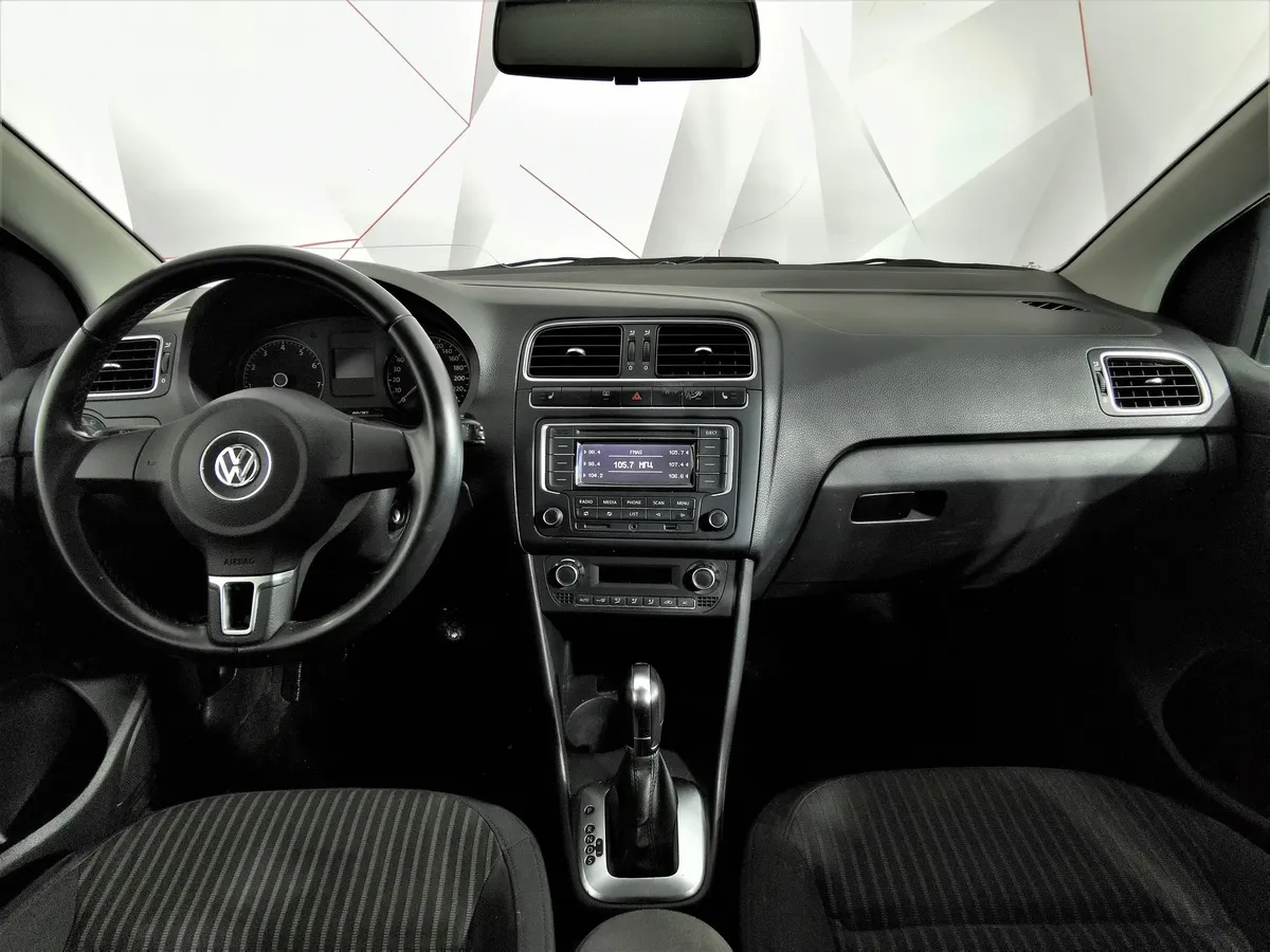 Volkswagen Polo 1.6 MPI AT (110 л.с.) Highline Синий в АВИЛОН. Слайд №13