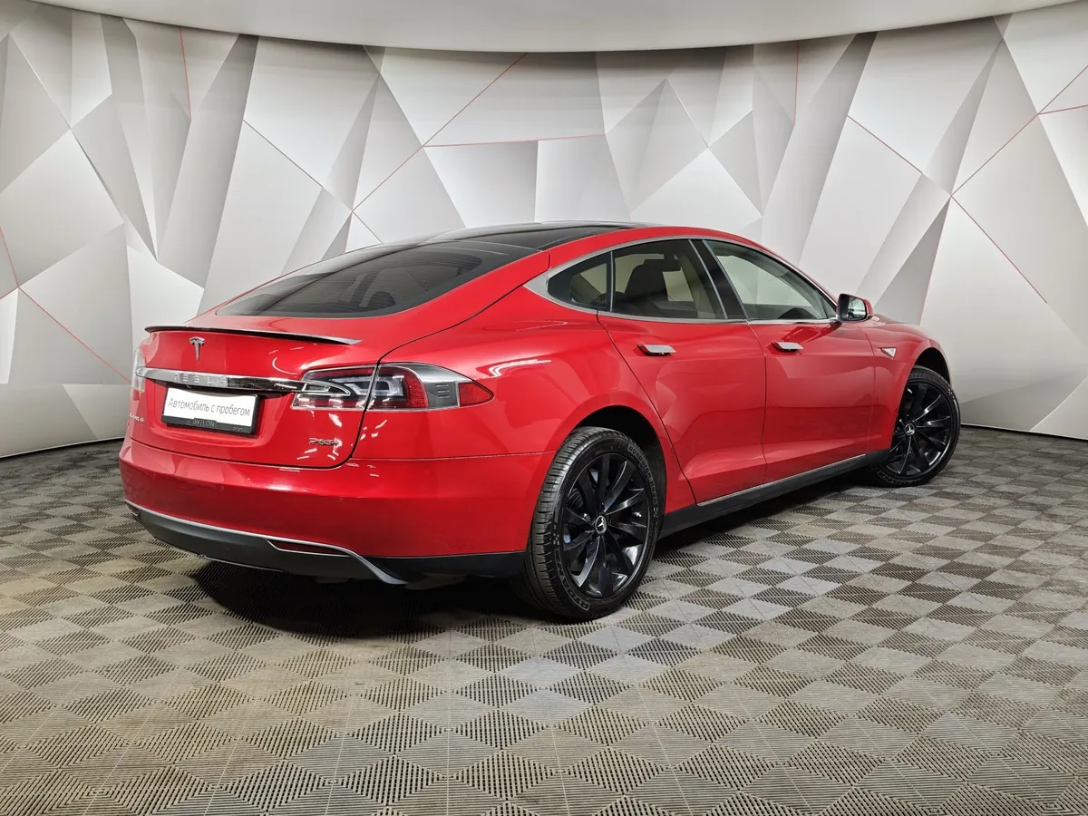 Tesla Model S 85 Performance (421 л.с.) Красный в АВИЛОН. Слайд №2