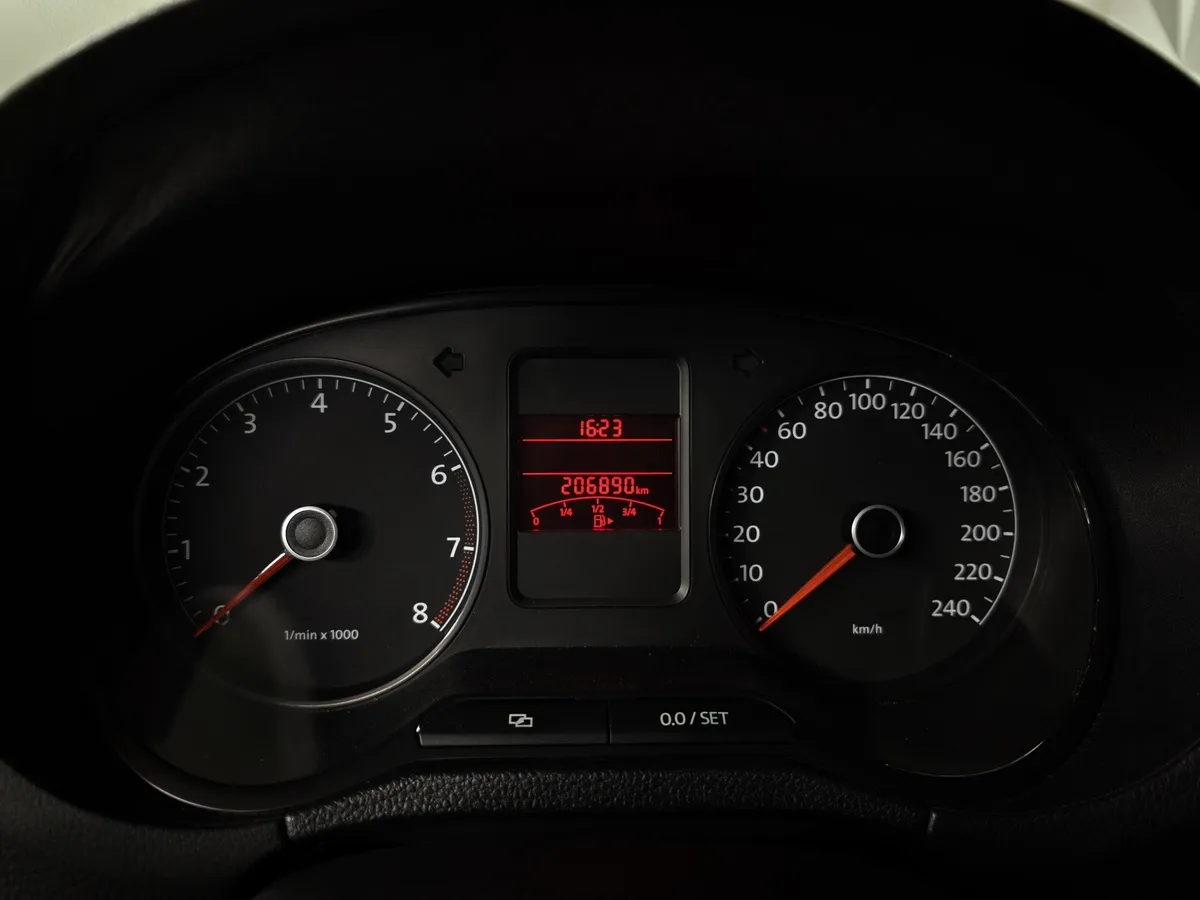 Volkswagen Polo 1.6 Tiptronic (105 л.с.) Comfortline Черный в АВИЛОН. Слайд №17