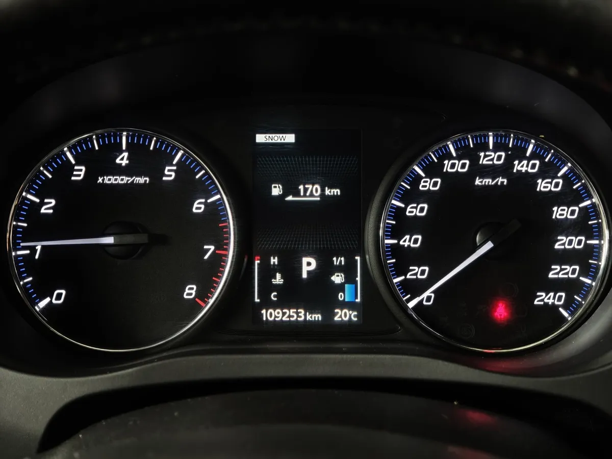 Mitsubishi Outlander 2.0 CVT 4WD (146 л.с.) Белый в АВИЛОН. Слайд №18