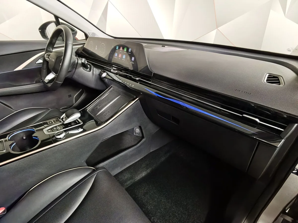 Omoda C5 1.6T DCT 4WD (150 л.с.) Supreme (двухцветный, красные элементы экстерьера) Серый в АВИЛОН. Слайд №13