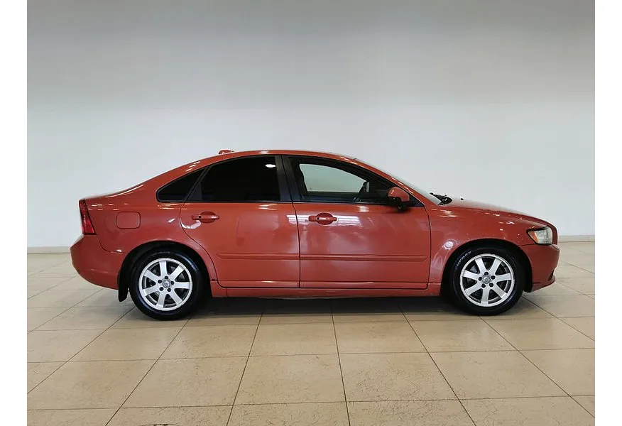 Volvo S40 2.0 Powershift (145 л.с.) Оранжевый в АВИЛОН. Слайд №6