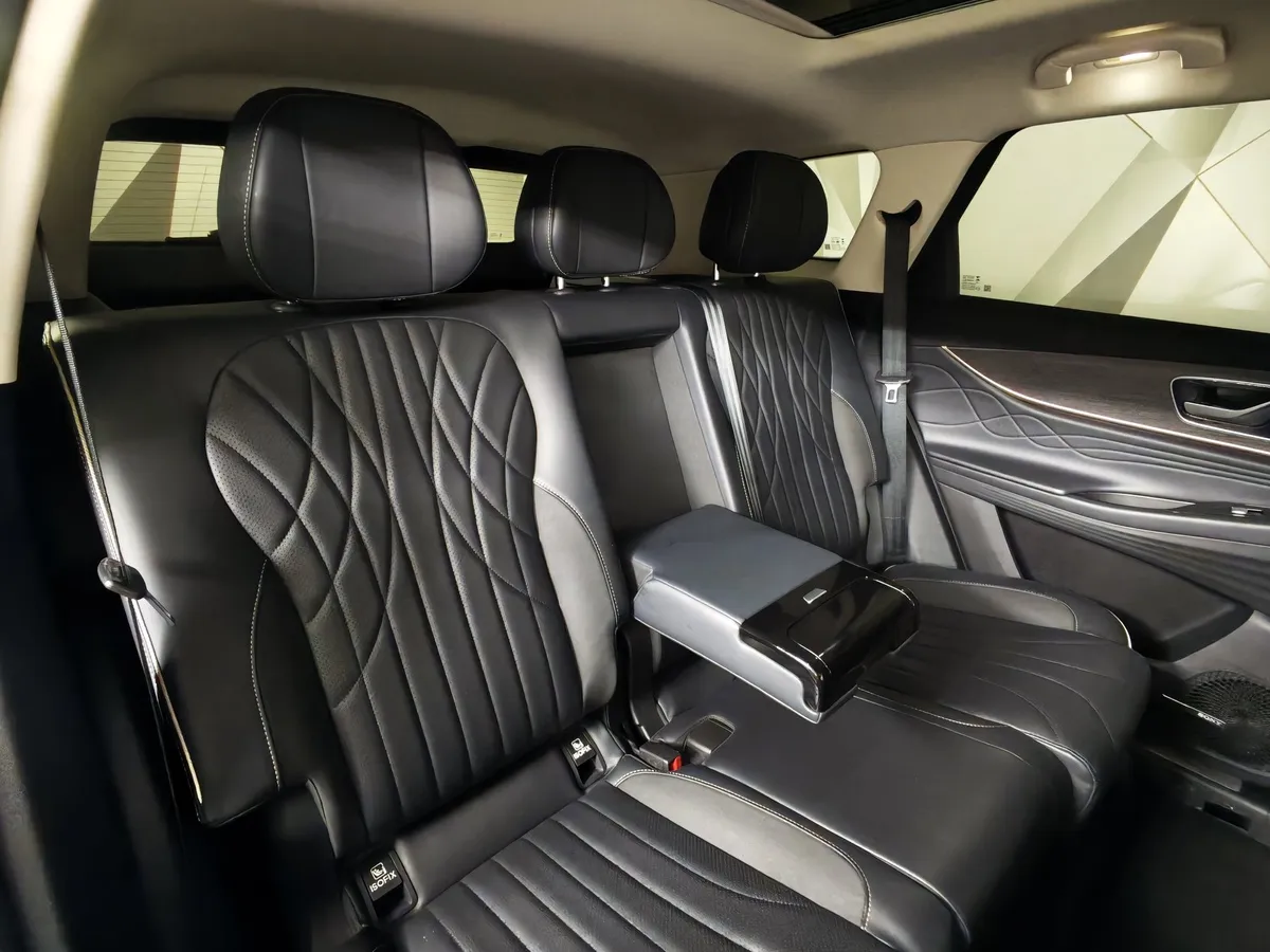 JAECOO J8 2.0 DCT 4WD (249 л.с.) Supreme Черный в АВИЛОН. Слайд №16