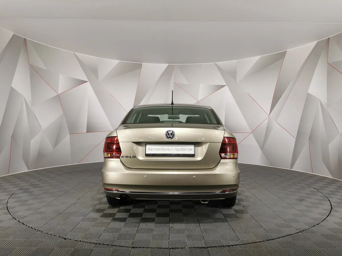 Volkswagen Polo 1.6 MPI AT (110 л.с.) Бежевый в АВИЛОН. Слайд №8