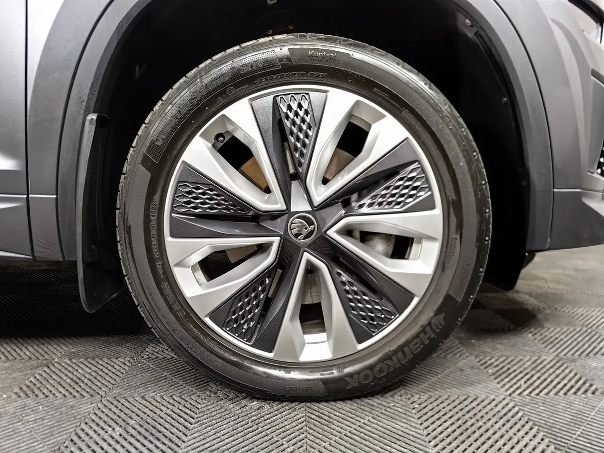 Skoda Kodiaq 2.0 TSI DSG 4X4 (180 л.с.) Серый в АВИЛОН. Слайд №9