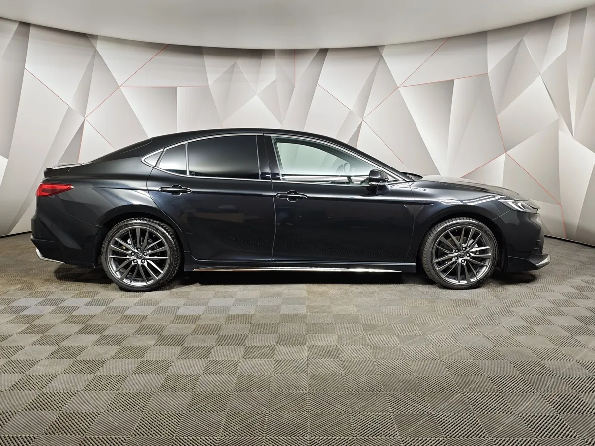 Toyota Camry 2.0h CVT (197 л.с.) Sport Plus Черный в АВИЛОН. Слайд №6