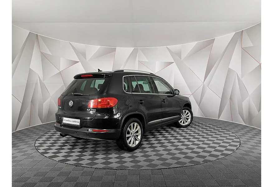 Volkswagen Tiguan 2.0 TDI 4Motion AT (140 л.с.) Track & Field Черный в АВИЛОН. Слайд №2