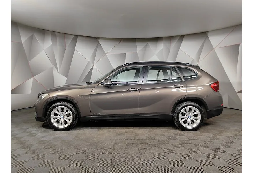BMW X1 xDrive20i AT (184 л.с.) Коричневый в АВИЛОН. Слайд №5 BMW X1 xDrive20i AT (184 л.с.) Коричневый в АВИЛОН. Слайд №5