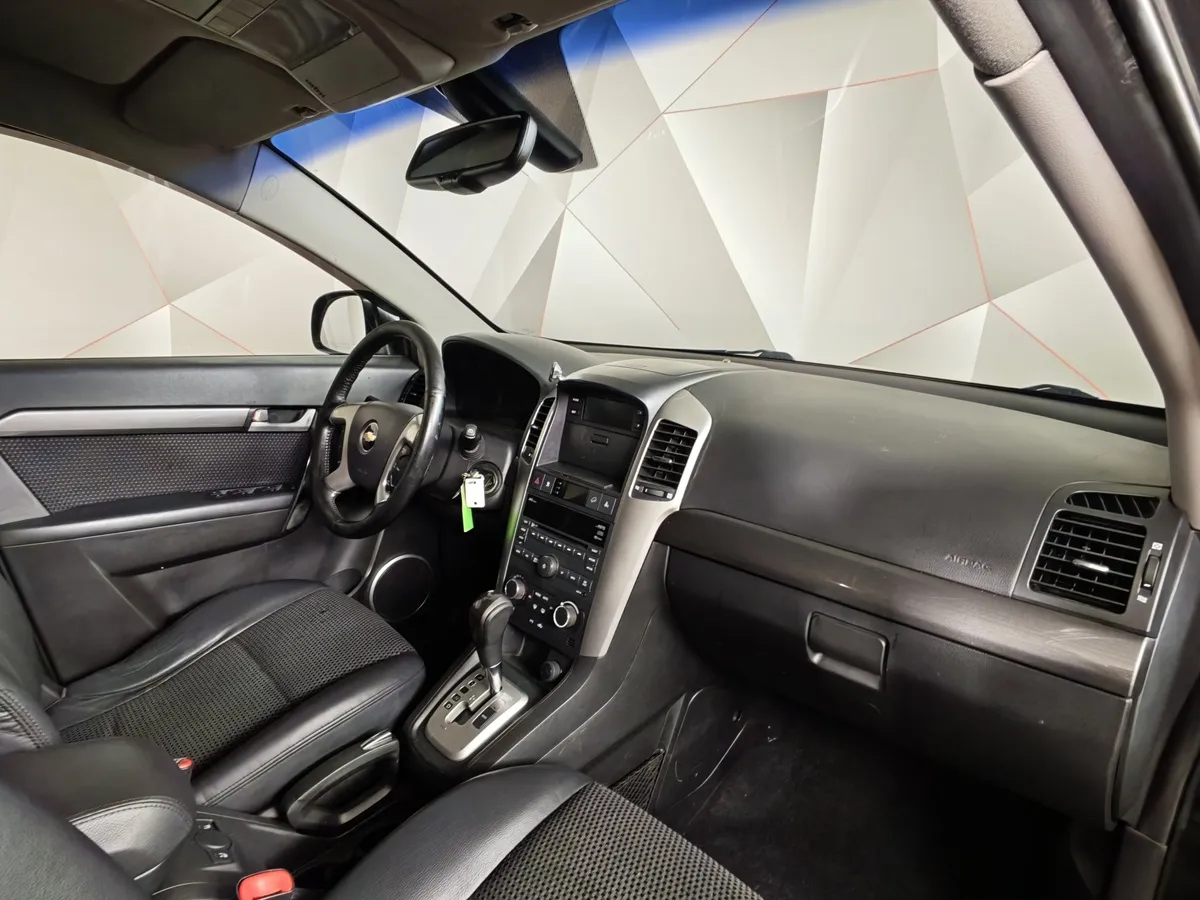 Chevrolet Captiva 3.2 AT 5 мест (230 л.с.) Черный в АВИЛОН. Слайд №11
