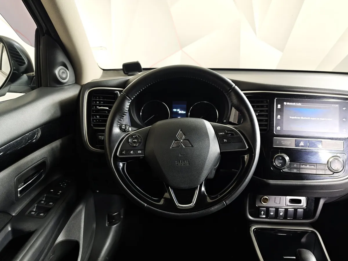 Mitsubishi Outlander 2.0 CVT 4WD (146 л.с.) Instyle E29 Белый в АВИЛОН. Слайд №20