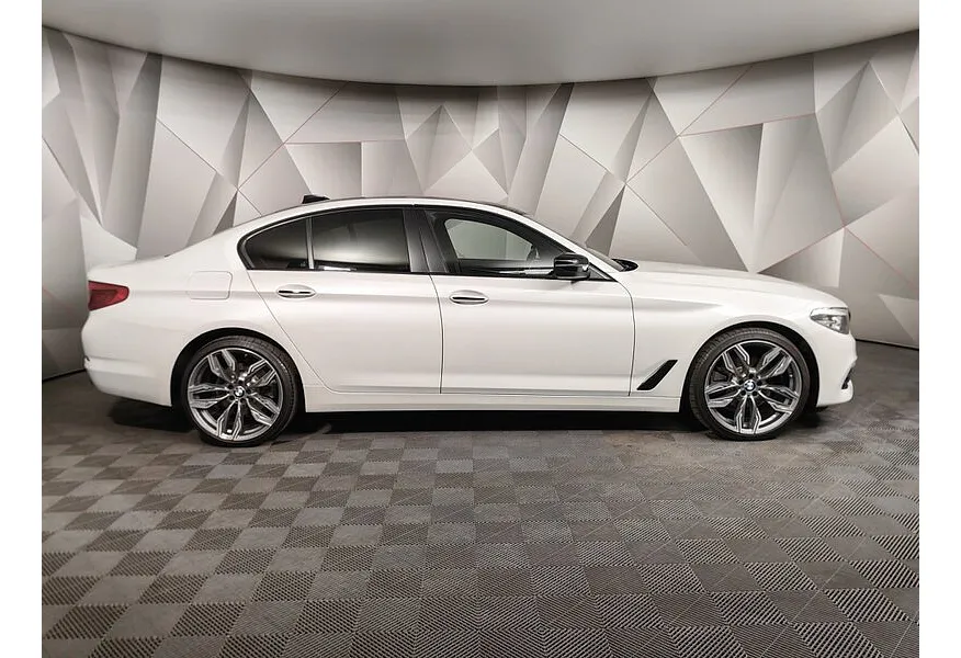 BMW 5 серия 520d Steptronic (190 л.с.) Белый в АВИЛОН. Слайд №6