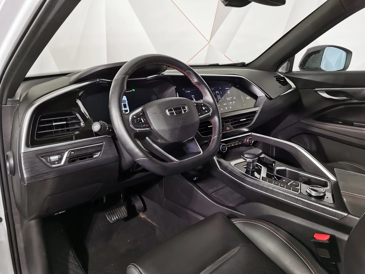 Geely Tugella 2.0 AT AWD (238 л.с.) Flagship Белый в АВИЛОН. Слайд №18