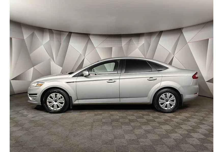 Ford Mondeo 2.3 AT (161 л.с.) Ambiente Серебристый в АВИЛОН. Слайд №5