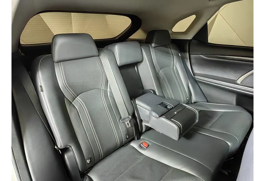 Lexus RX 2.0 AT AWD (238 л.с.) Executive Серый в АВИЛОН. Слайд №17