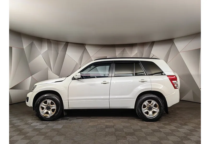 Suzuki Grand Vitara 2.0 MT AWD (140 л.с.) Белый в АВИЛОН. Слайд №5