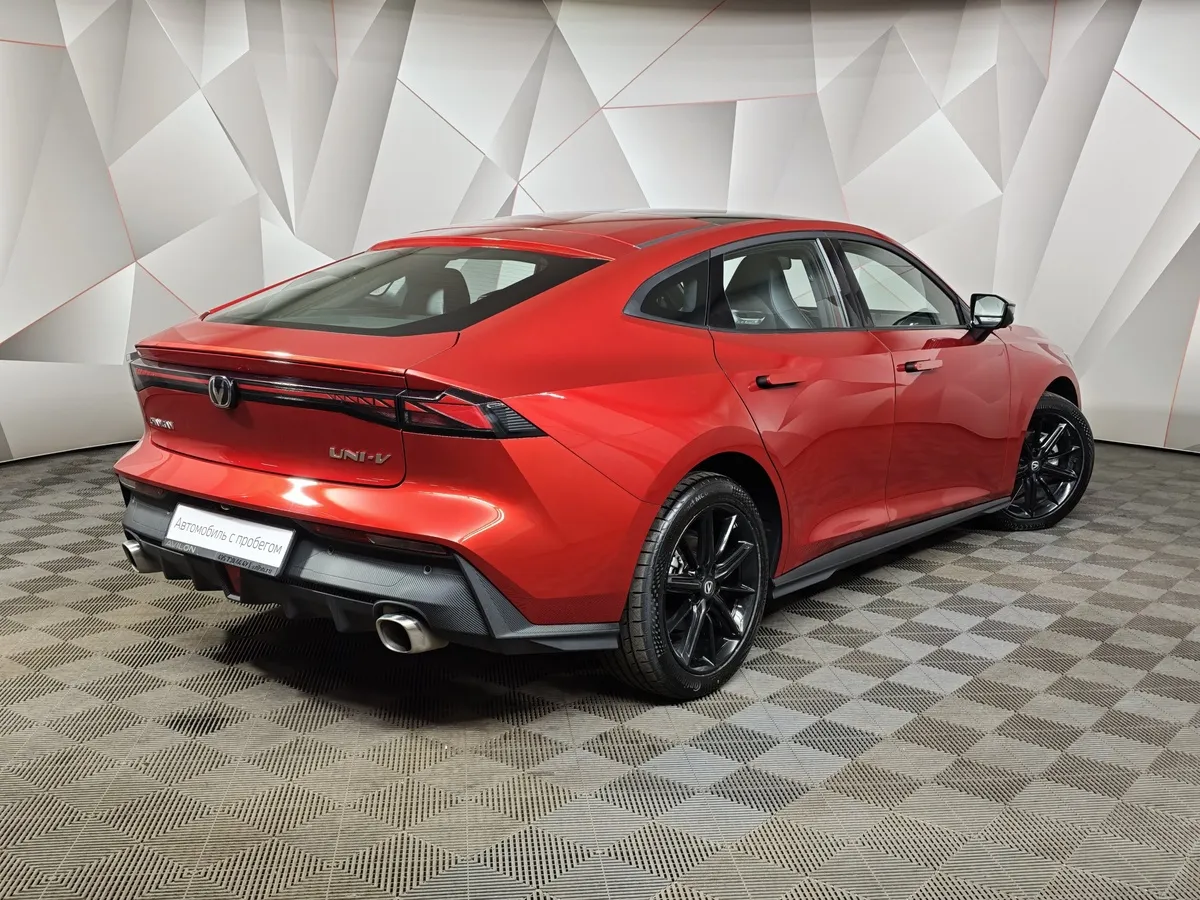 Changan UNI-V 1.5 AMT (181 л.с.) Tech Красный в АВИЛОН. Слайд №2