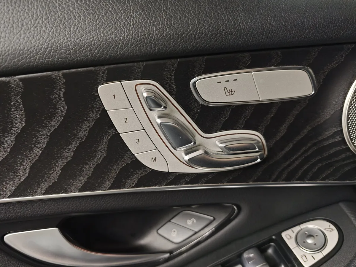 Mercedes-Benz GLC Купе 300 9G-TRONIC 4MATIC (249 л.с.) Sport Черный в АВИЛОН. Слайд №22