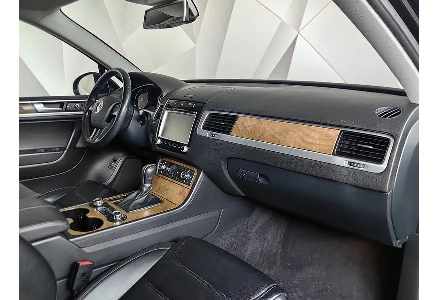 Volkswagen Touareg 3.0 TDI Tiptronic 4Motion (245 л.с.) V6 TDI Черный в АВИЛОН. Слайд №13