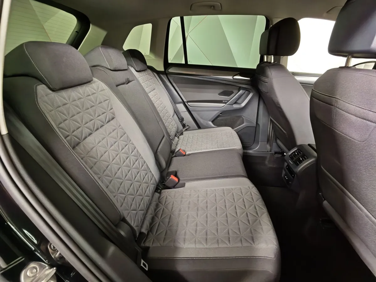 Volkswagen Tiguan 1.4 TSI 4Motion DSG (150 л.с.) Status Plus Черный в АВИЛОН. Слайд №16