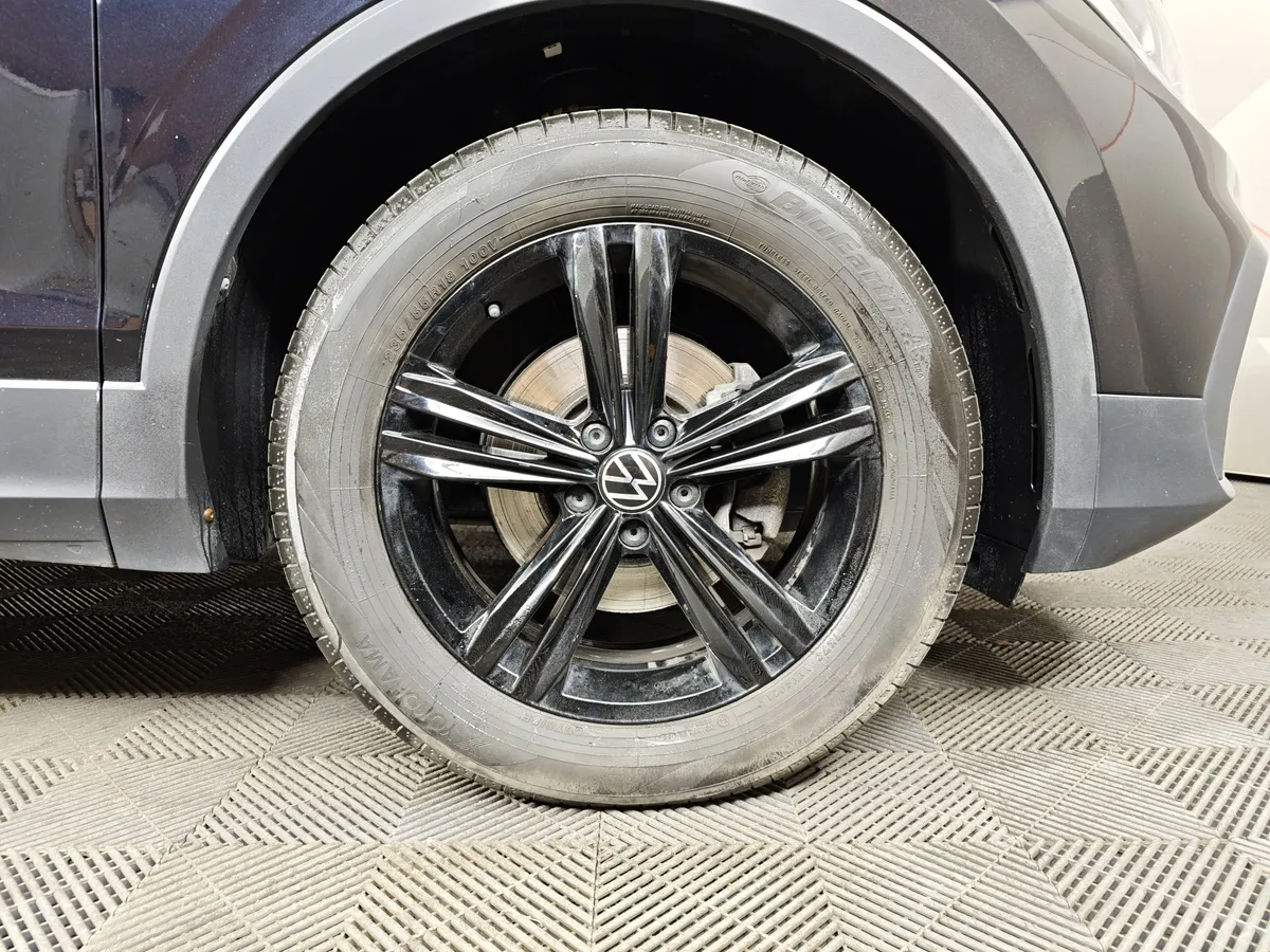 Volkswagen Tiguan 1.4 TSI 4Motion DSG (150 л.с.) Status Plus Черный в АВИЛОН. Слайд №9