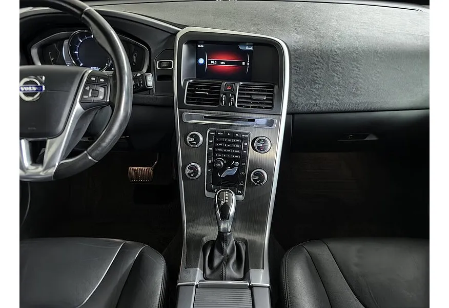 Volvo XC60 2.4 D4 Geartronic AWD (190 л.с.) Белый в АВИЛОН. Слайд №14