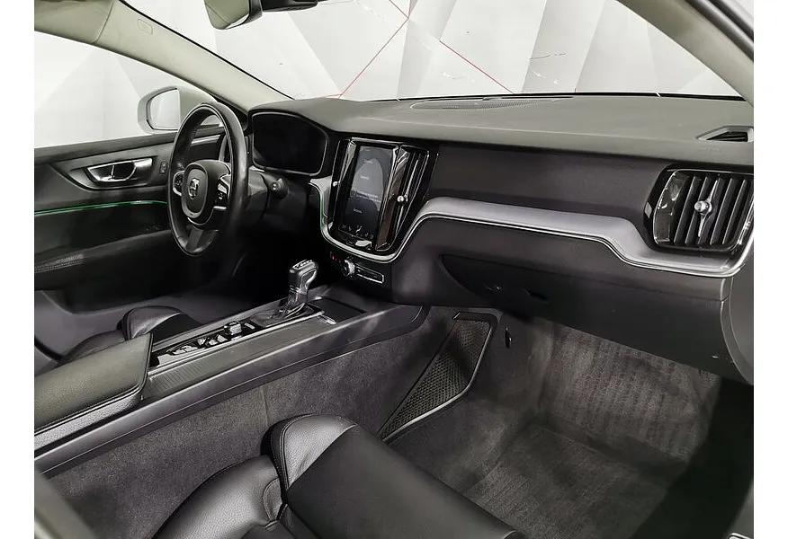 Volvo V60 Cross Country 2.0 D4 AT (190 л.с.) Momentum Белый в АВИЛОН. Слайд №13