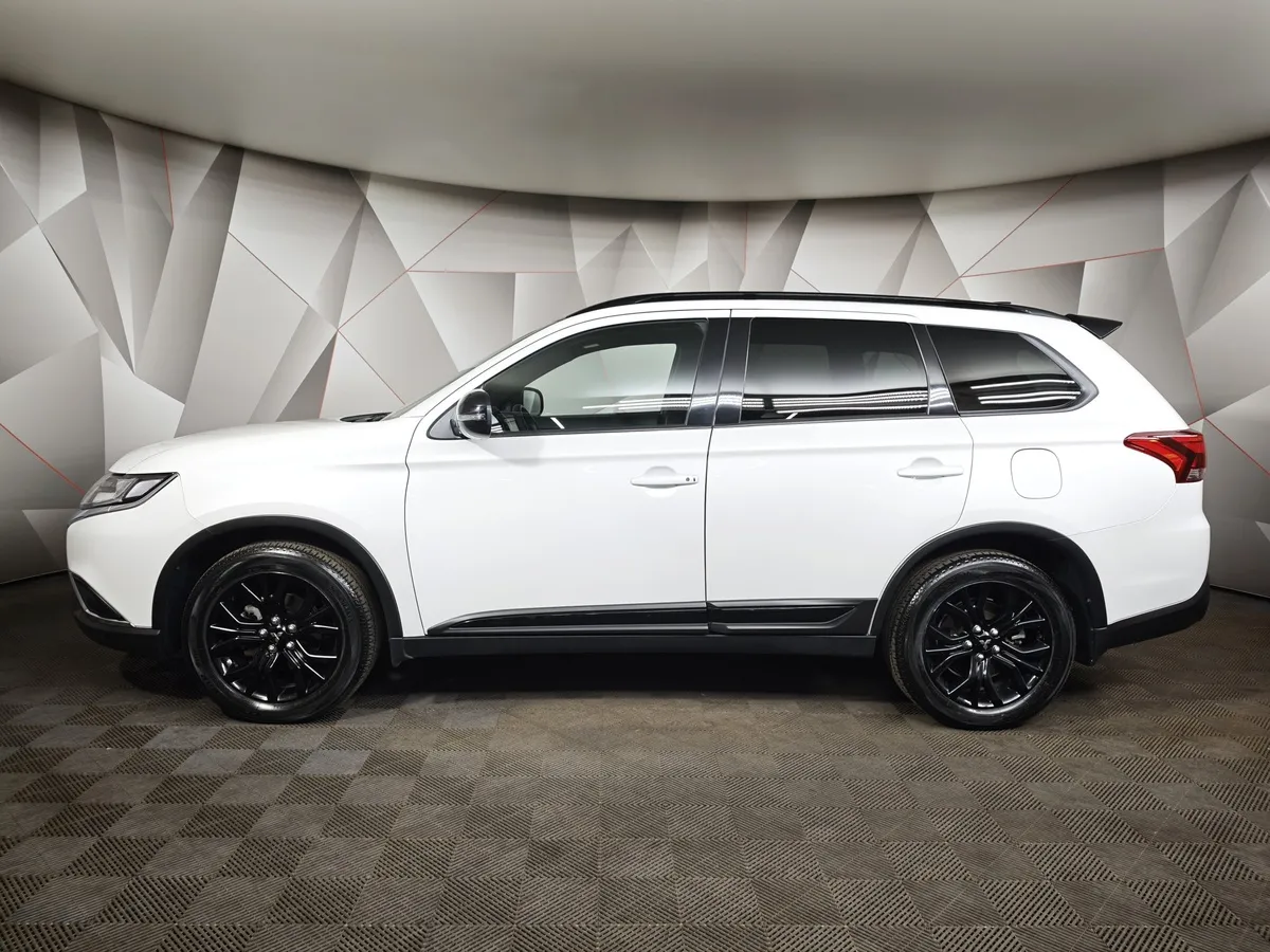 Mitsubishi Outlander 2.0 CVT 4WD (146 л.с.) Белый в АВИЛОН. Слайд №5