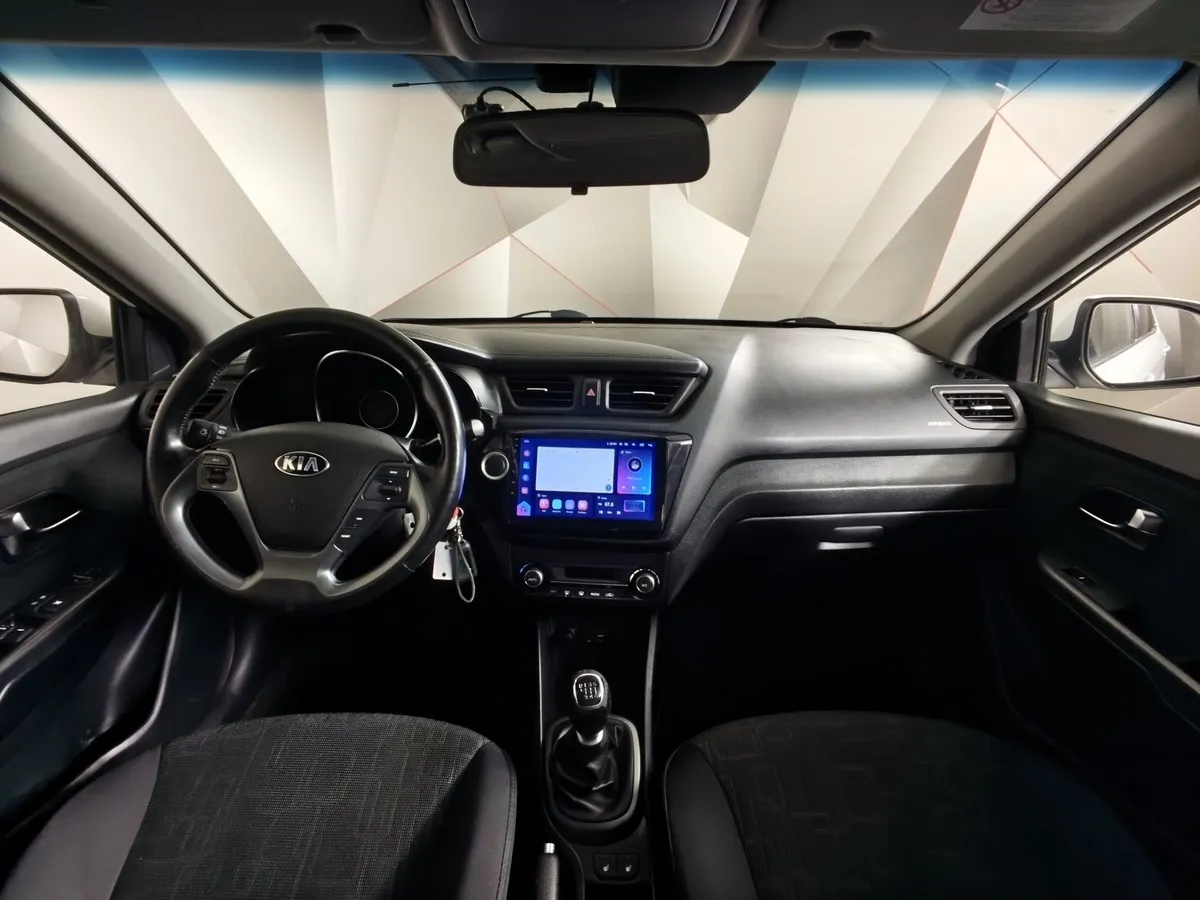 Kia Rio 1.6 MT (123 л.с.) Luxe Белый в АВИЛОН. Слайд №14