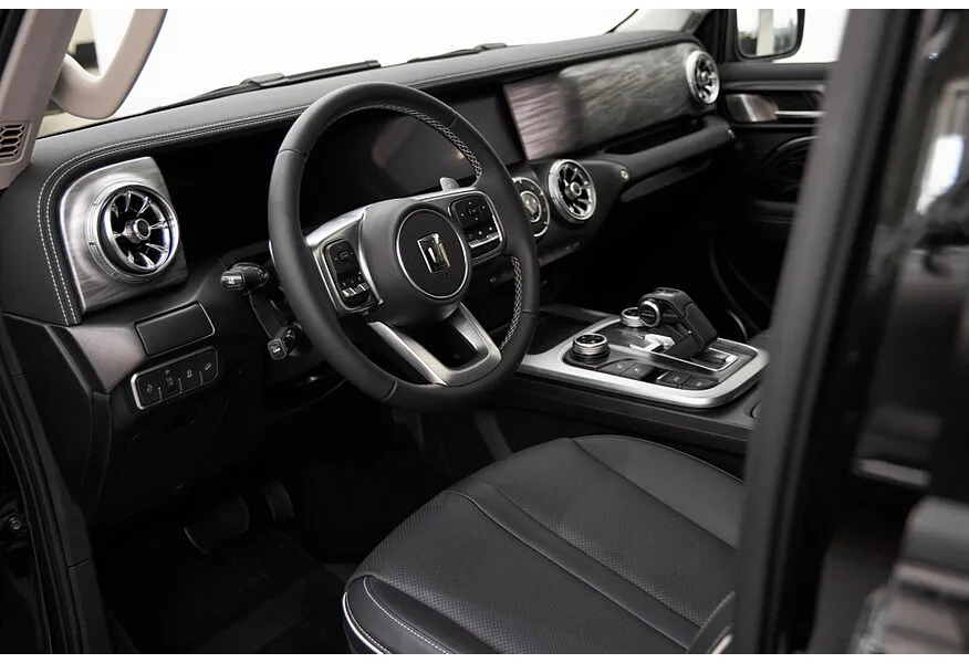 TANK 300 2.0T AT 4WD (220 л.с.) City Premium Черный в АВИЛОН. Слайд №8