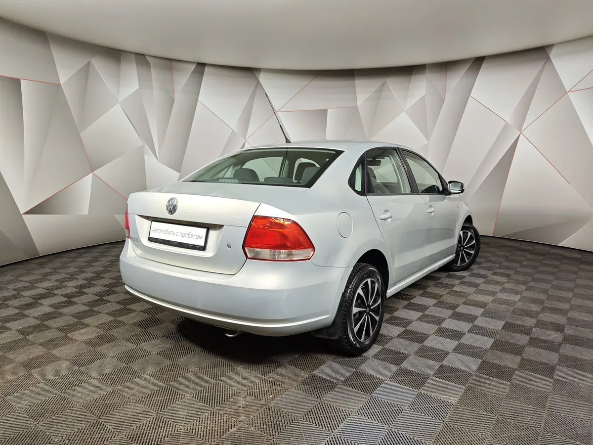 Volkswagen Polo 1.6 MT (105 л.с.) Comfortline Серебристый в АВИЛОН. Слайд №2