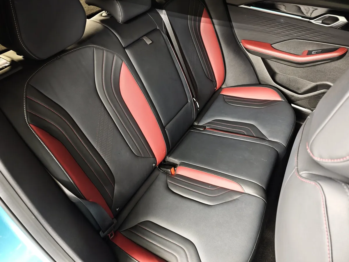 Geely Coolray 1.5T 7DCT 2WD (150 л.с.) Comfort Синий в АВИЛОН. Слайд №17