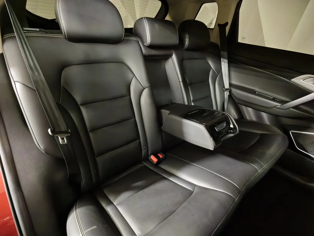 Geely Atlas 2.0T 7DCT 2WD (200 л.с.) Flagship Красный в АВИЛОН. Слайд №17