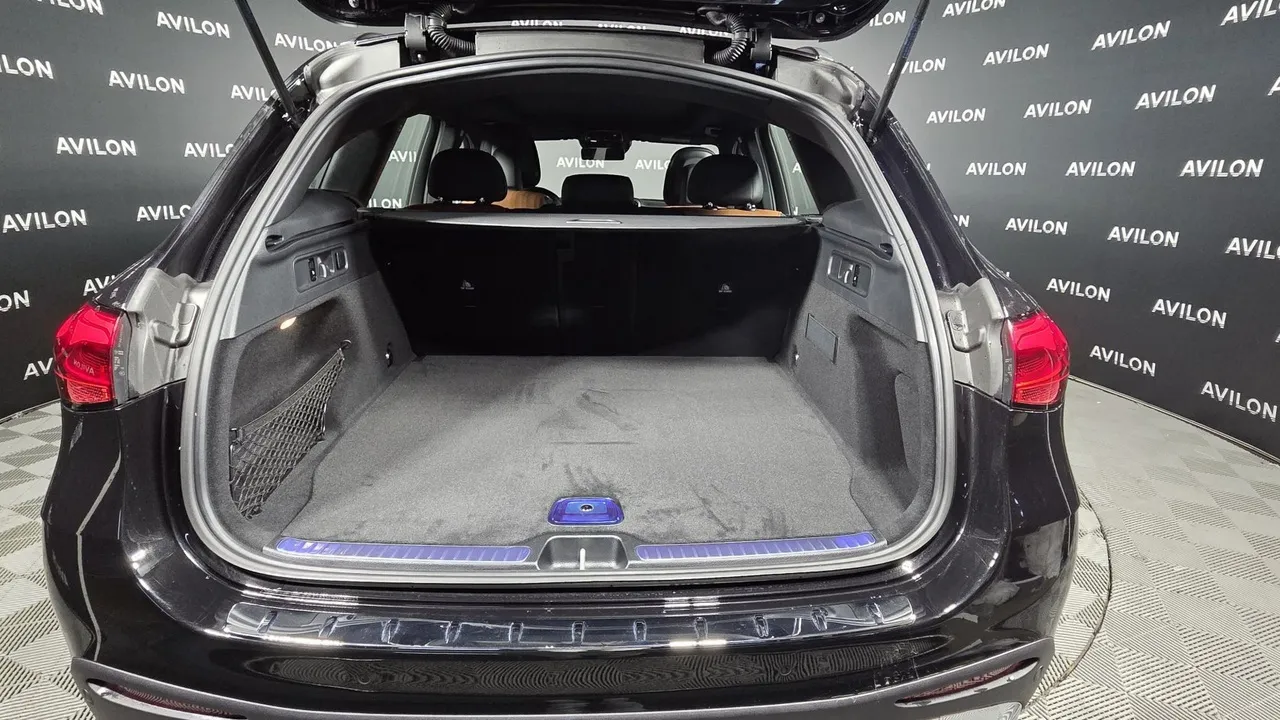 Mercedes-Benz GLC 300 4MATIC 9G-TRONIC (258 л.с.) Черный в АВИЛОН. Слайд №16