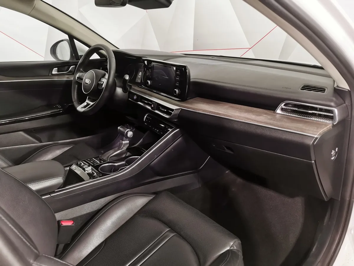 Kia K5 2.0 AT (240 л.с.) Premium Белый в АВИЛОН. Слайд №12
