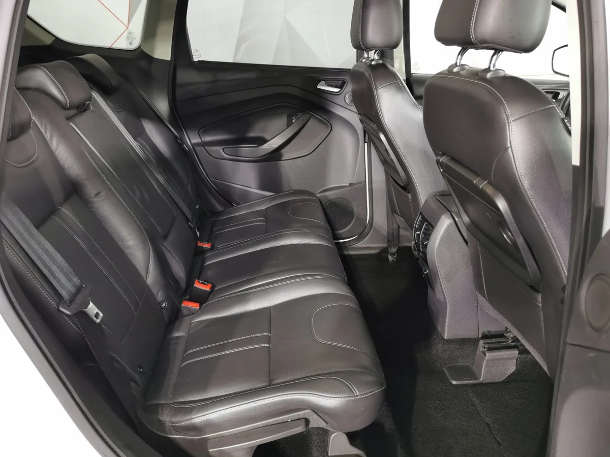 Ford Kuga 1.6 EcoBoost AT AWD (150 л.с.) Titanium Белый в АВИЛОН. Слайд №15