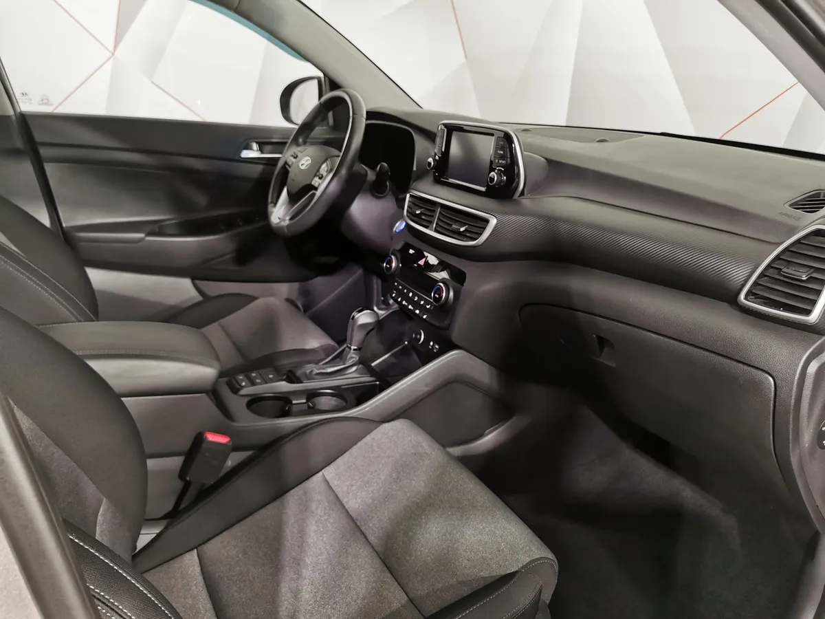 Hyundai Tucson 2.0 (150 л.с.) MPi-6AT-4WD Lifestyle Бежевый в АВИЛОН. Слайд №12
