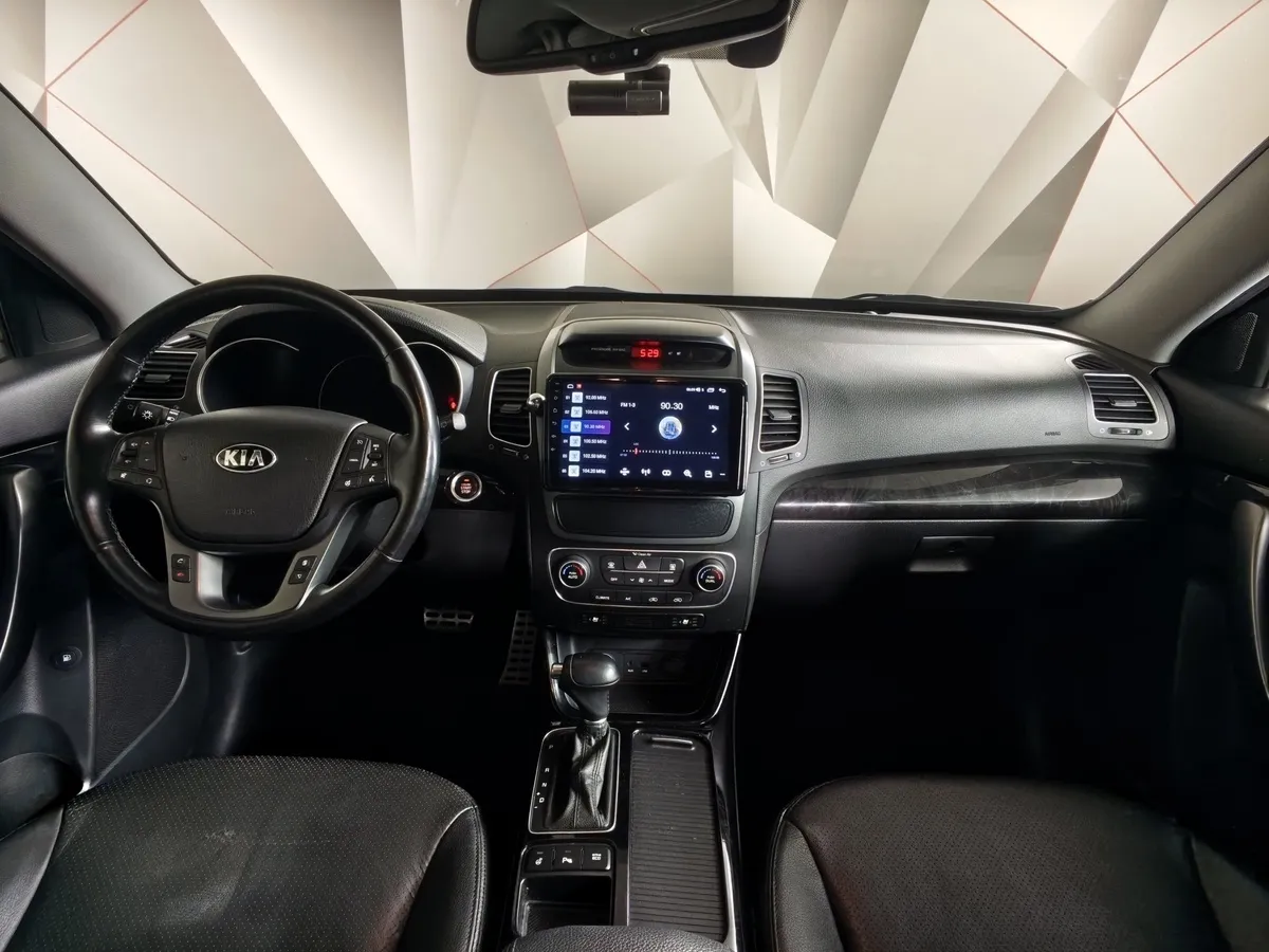 Kia Sorento 2.4 AT 4WD (175 л.с.) Comfort Серый в АВИЛОН. Слайд №14