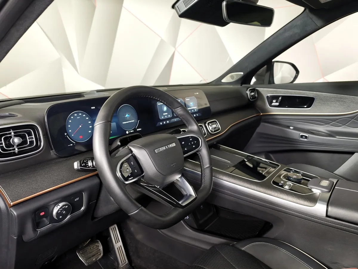 JAECOO J8 2.0 DCT 4WD (249 л.с.) Престиж (двухцветный) Серый в АВИЛОН. Слайд №19
