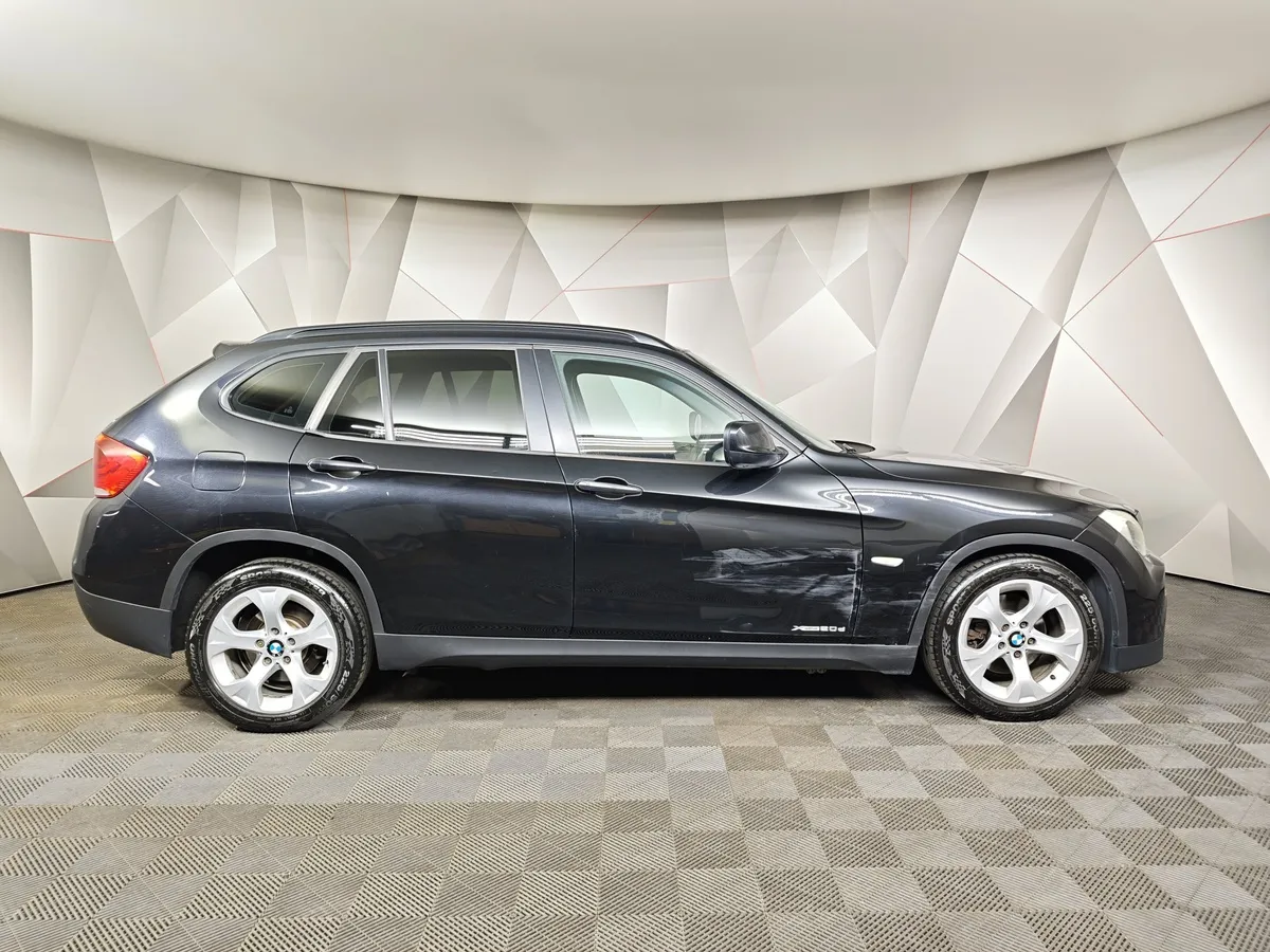BMW X1 xDrive20d AT (184 л.с.) Черный в АВИЛОН. Слайд №5