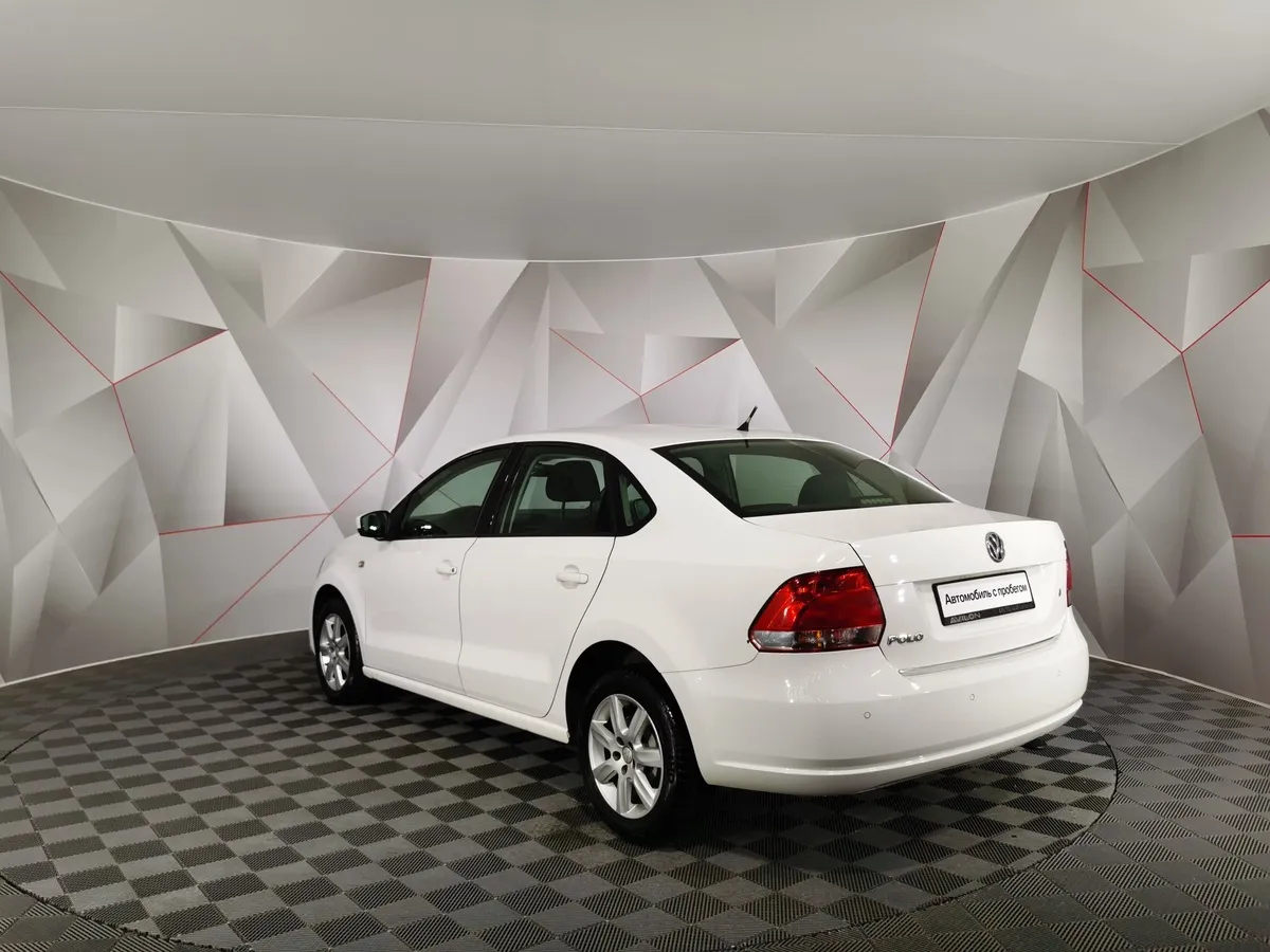 Volkswagen Polo 1.6 MT (105 л.с.) Белый в АВИЛОН. Слайд №4