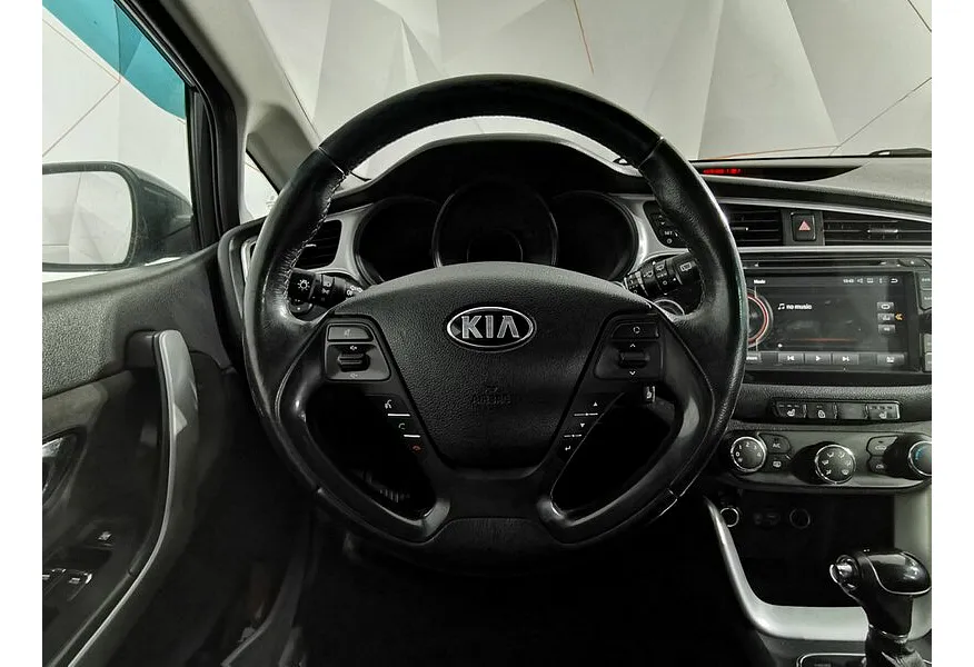 Kia Ceed 1.6 AT (129 л.с.) Luxe Черный в АВИЛОН. Слайд №20