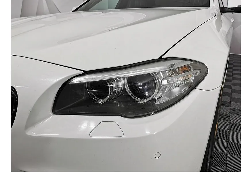 BMW 5 серия 520i AT (184 л.с.) Белый в АВИЛОН. Слайд №8