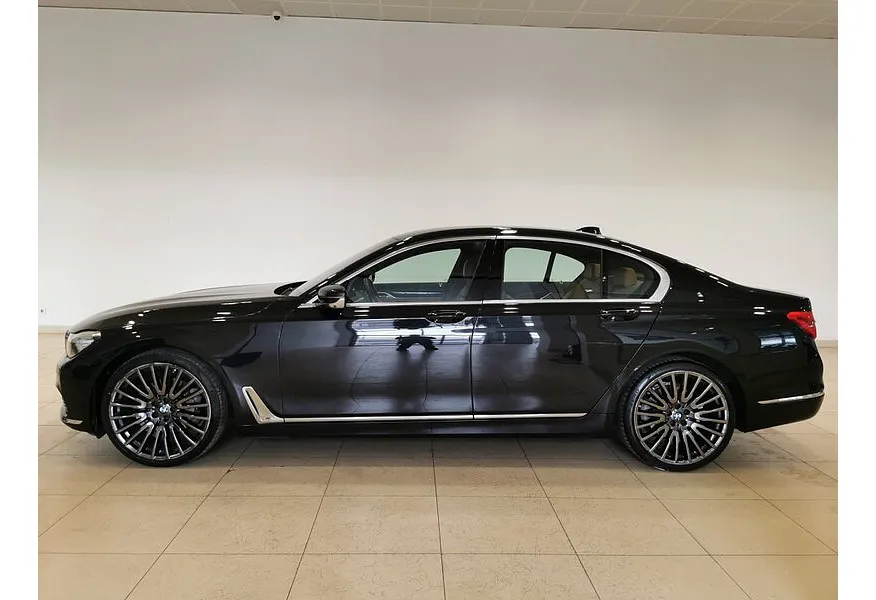 BMW 7 серия 730i Steptronic (258 л.с.) Черный в АВИЛОН. Слайд №5