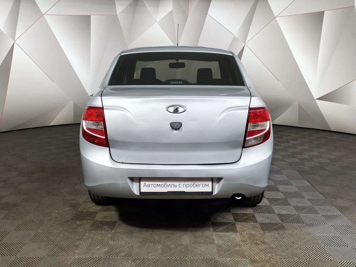 ВАЗ (Lada) Granta 1.6 MT 16кл (98 л.с.) Серебристый в АВИЛОН. Слайд №8