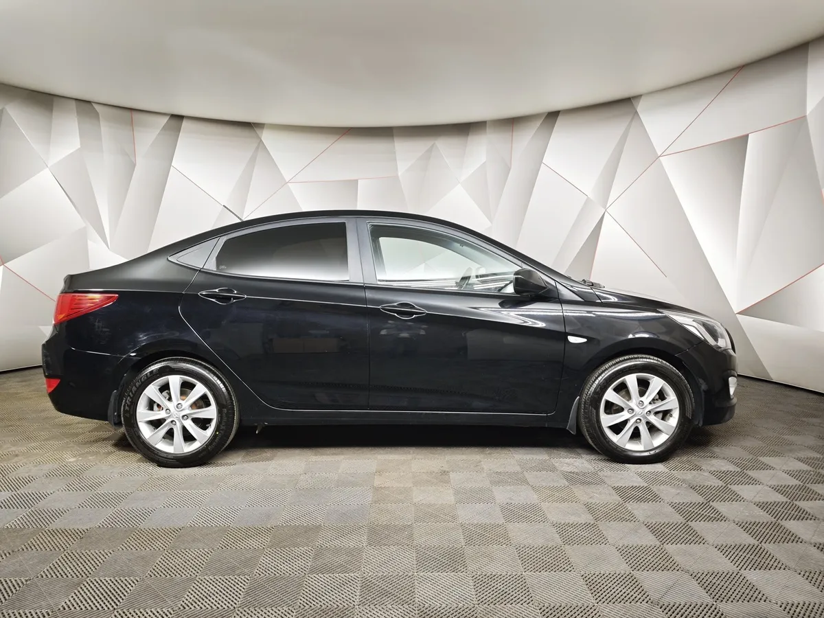 Hyundai Solaris 1.4 AT (107 л.с.) Style Черный в АВИЛОН. Слайд №6