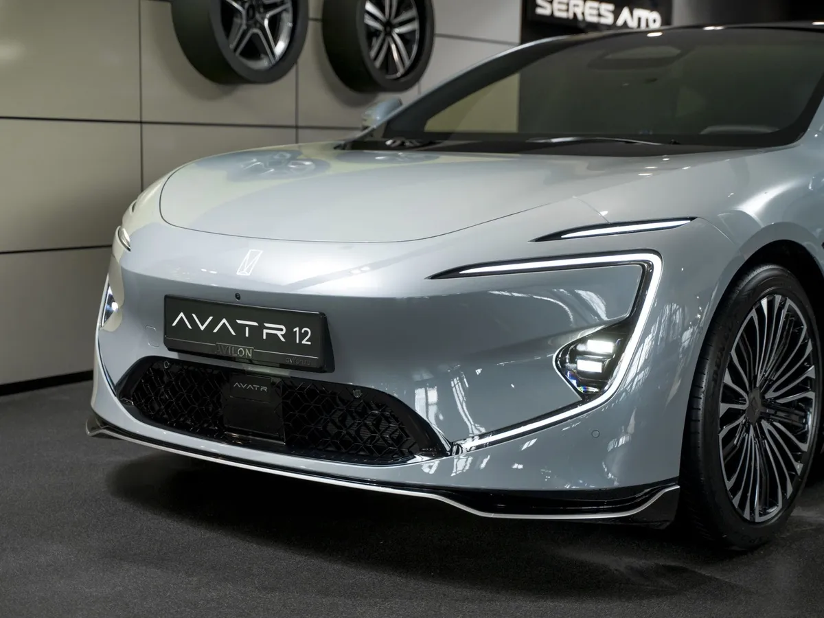 АВИЛОН - Avatr 12 AT 4WD (578 л.с.) Dual Motor Dynamic Синий - slide 9976123