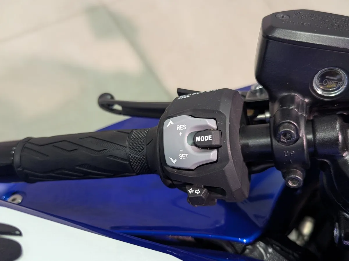 Suzuki GSX1300 R Hayabusa GSX1300 R 1340 см³ (197 л.с.) 1340 Синий в АВИЛОН. Слайд №9